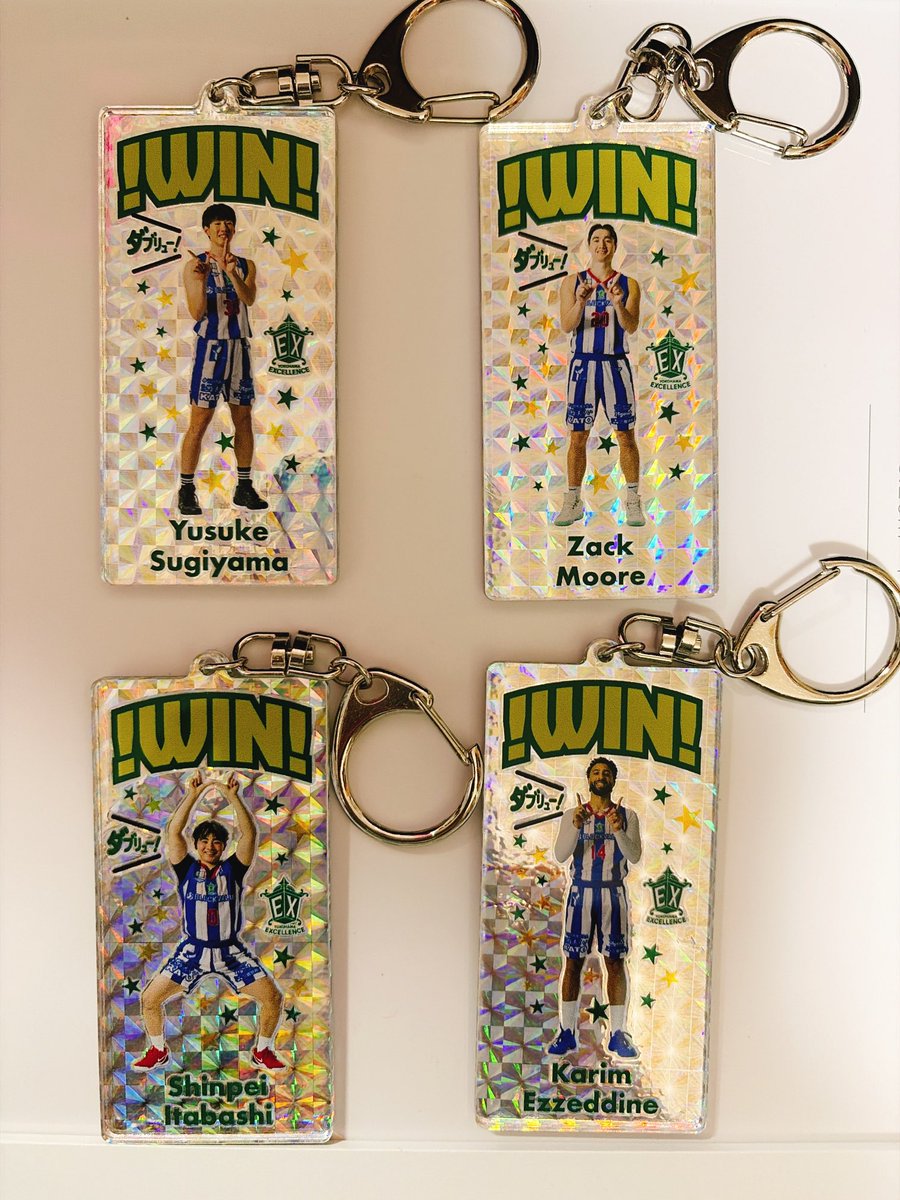 交換 横浜エクセレンス シークレットVICTORYホログラムキーホルダー 譲