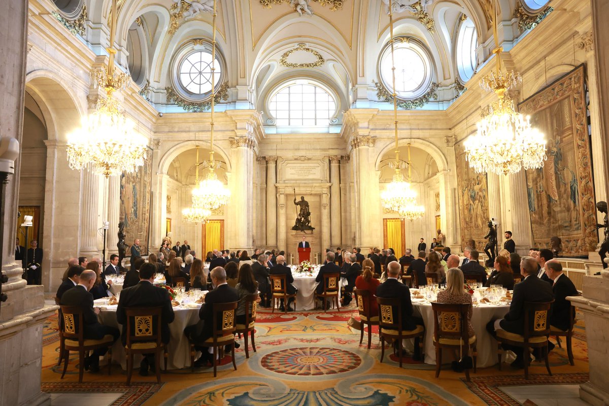 Los Reyes han ofrecido un almuerzo, en el Palacio Real de Madrid, en ...