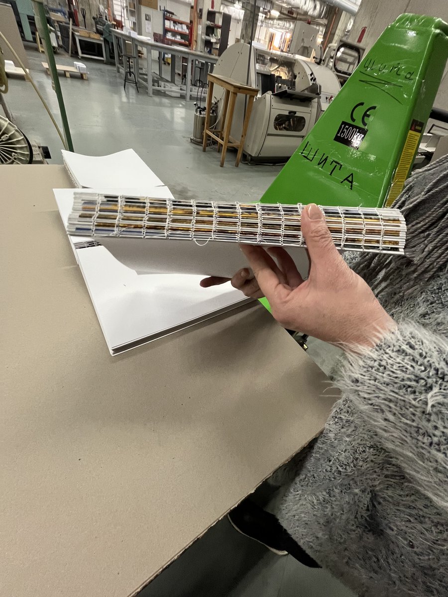 For a project, we are currently exploring high-quality printers. Through a stroke of luck, one printer was in Bulgaria while we were there! We took advantage of this coincidence to tour the printing house! #archinternational #printing #bulgaria #printinghouse #insidelook