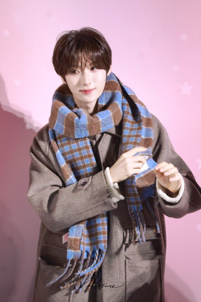 Valentine tweet media