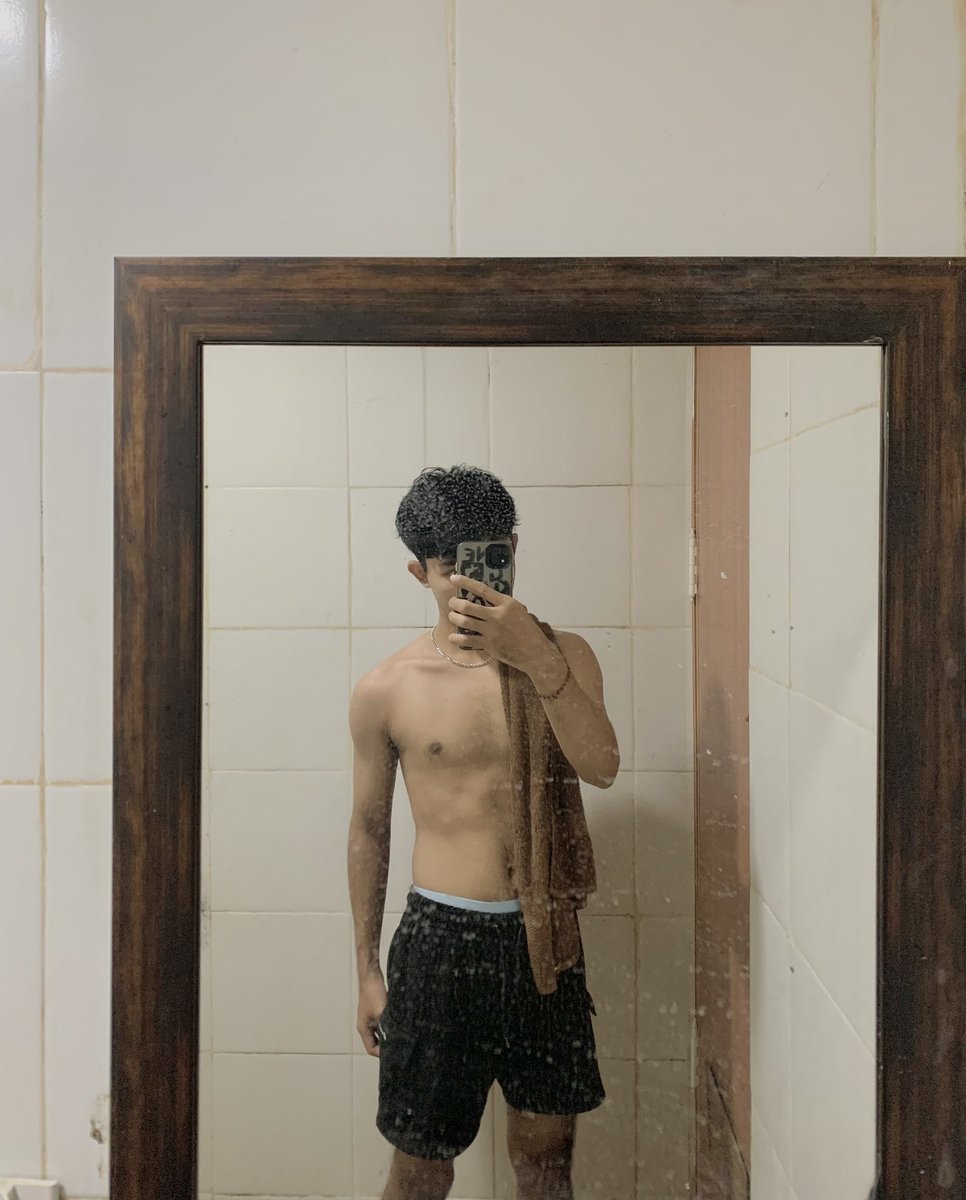 Inisial_R tweet media