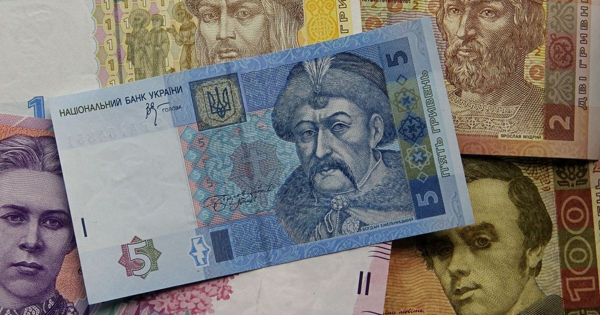 НБУ виводить з оборони паперові банкноти: якими гривнями не можна буде розрахуватися з 2 березня: Паперовими банкнотами номіналом 1, 2, 5 і 10 гривень зразків 2003-2007 років не можна буде розраховуватися вже з 2 березня — їх не прийматимуть. dlvr.it/TR48Y0