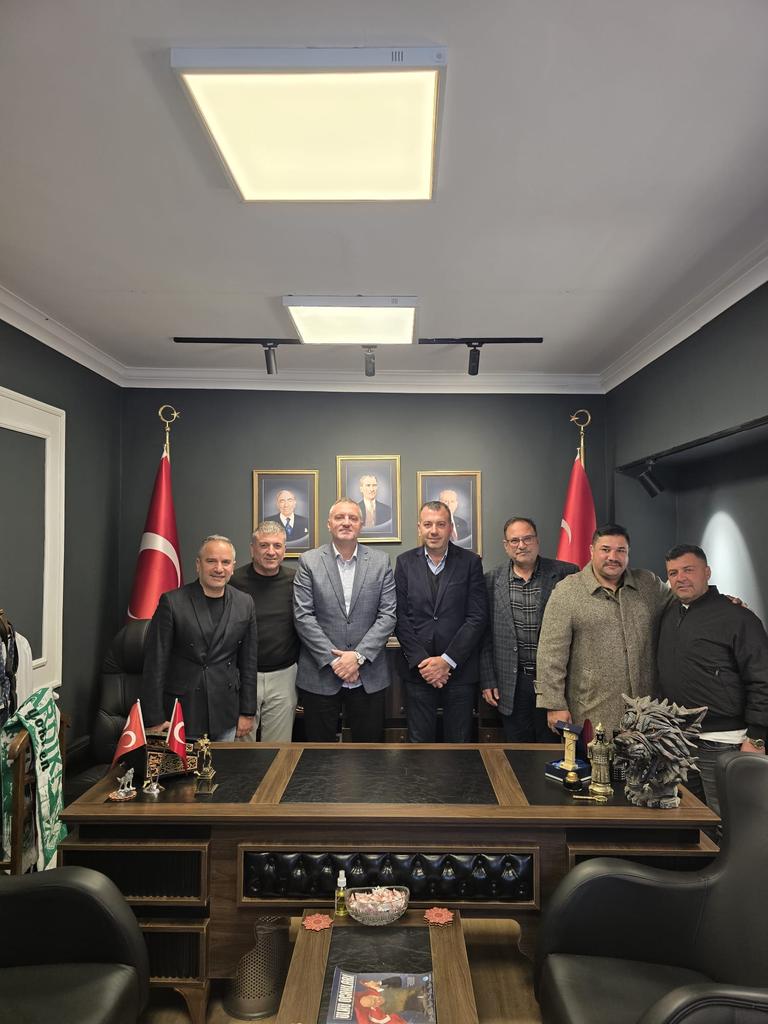 Milliyetçi Hareket Partisi Bodrum İlçe Başkanımız Sn. Engin Galipoğlu'na hayırlı olsun ziyaretinde bulunan Şanlıurfalı'lar Derneği Başkanı Sn. Necati Yavuz, Sn. Mitat Çelikkıran, Sn. Münir Hakkı İyigün, Sn. Yılmaz Gökay ve Sn. Halil Peltek'e nazik ziyaretlerinden ve