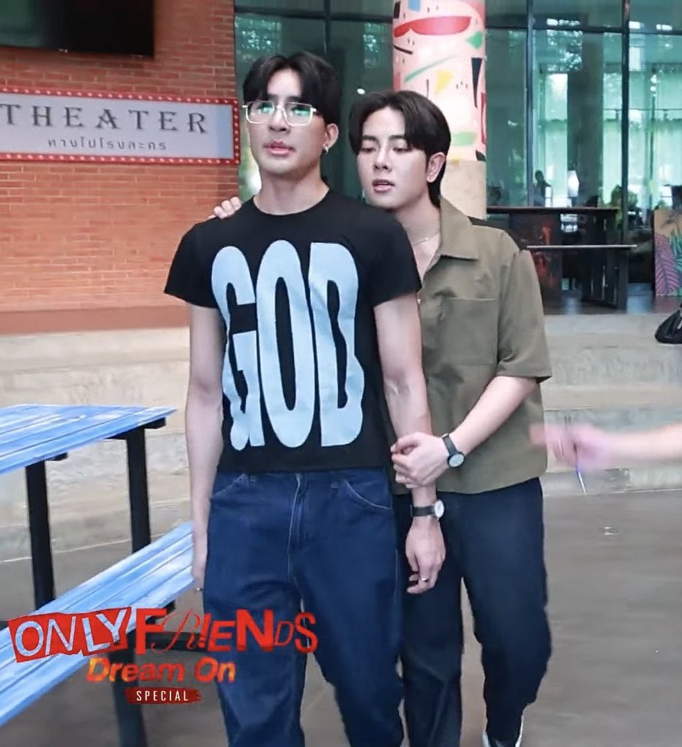 Mi linda pareja!!! Ya falta poquito 

#OnlyFriendsDreamOnSpecial