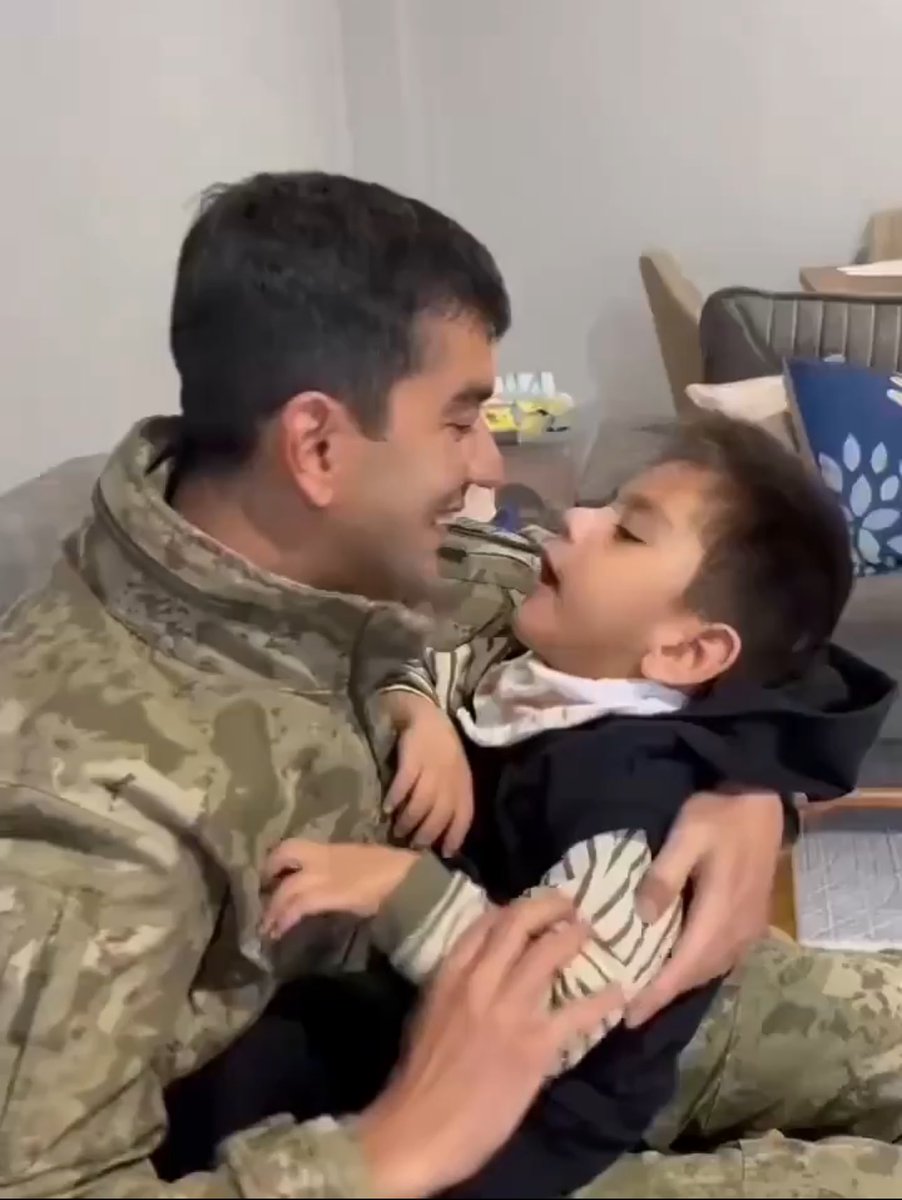 Kayseri’deki bir astsubayın
3,5 yaşındaki oğlu Ömer'in kök hücre tedavisi için 
Reis Sedat PEKER,kızları Lina ve Mila adına 1.500.000 TL bağışta bulundu.

Allah'ta seni çocuklarına bağışlasın.
Çocukların acı yüzü görmesin
<a href="/sedat_peker/">Sedat Peker</a>  🖐️🙏