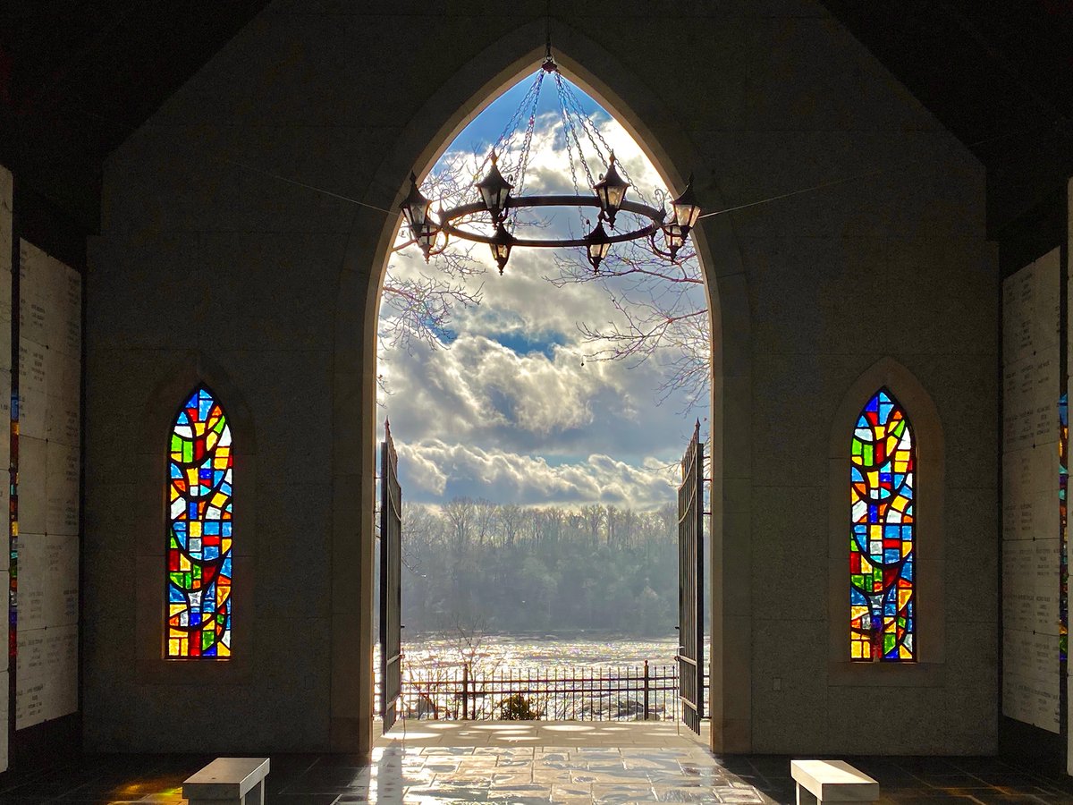 Hollywood Cemetery tweet media