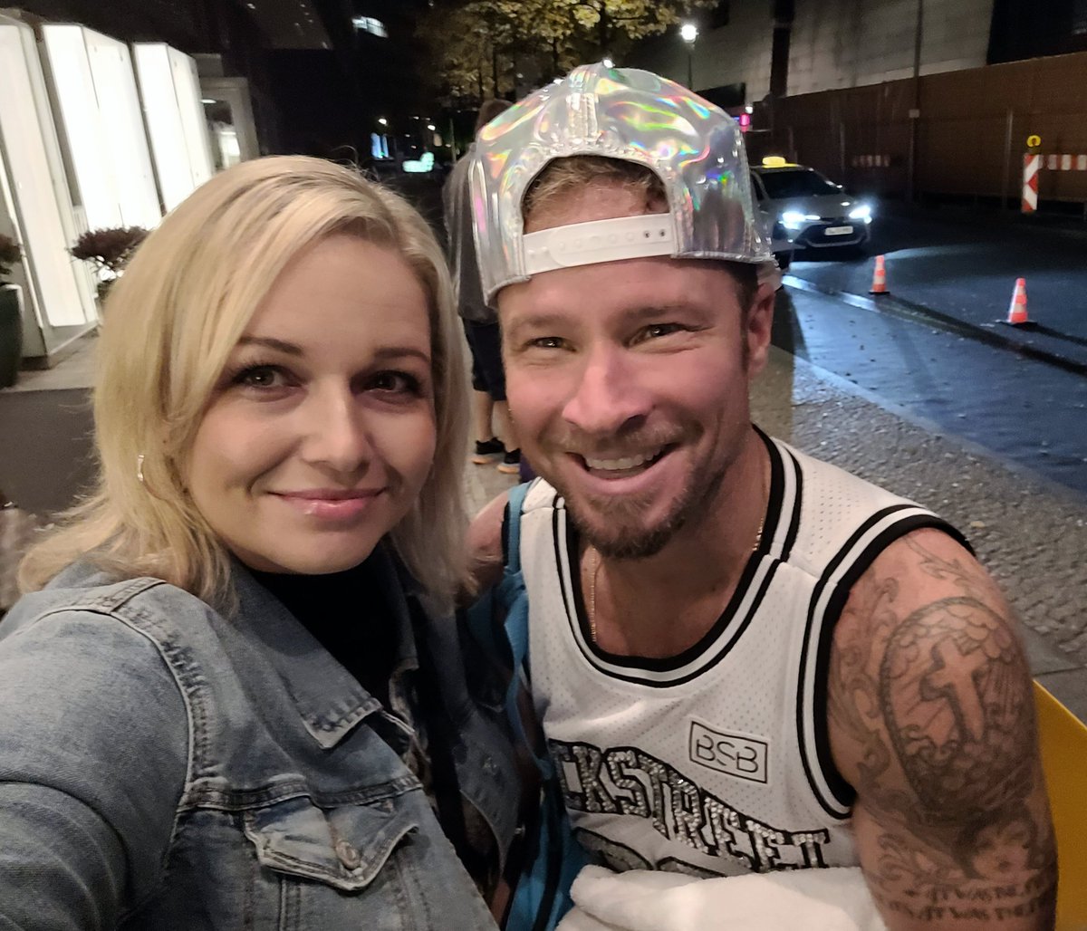 Elcia_p's tweet photo. @brian_littrell Today is that special day that I have celebrated for 30 years...your Birthday 😍 Thank you for being you and being in my life. May your life be full of love and happiness. Be happy and enjoy each day. And remember...I always be in your corner...supporting you ❤️ https://t.co/cEYYpUhtDN