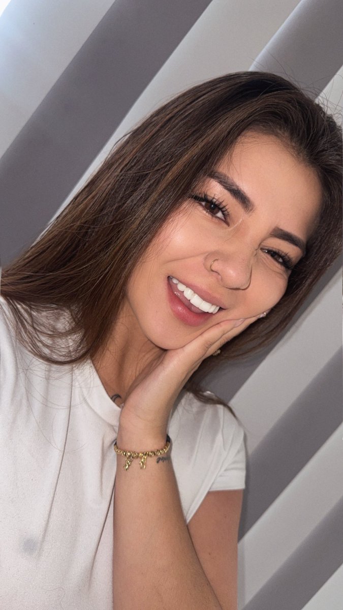 itsaraof tweet media