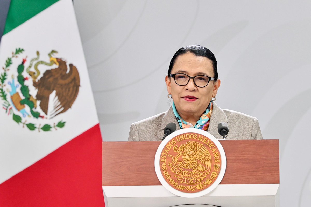 rosaicela_'s tweet photo. En la #MañaneraDelPueblo, encabezada por la Presidenta @Claudiashein en #Guanajuto, informamos que con #AtenciónALasCausas hemos llevado actividades culturales y deportivas, servicios y programas sociales a la población de Celaya, León y Salamanca. Además, mediante #SíAlDesarmeSíALaPaz, en coordinación con la @Defensamx1, se intercambiaron 352 armas de fuego, de manera voluntaria y anónima, por dinero en efectivo. 🇲🇽🕊️ @LibiaDennise @RocioBarcenaM