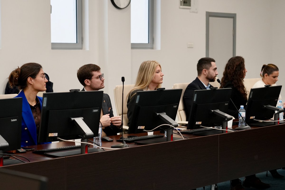 CoE_EU_HF's tweet image. Mladi su ključni za budućnost Crne Gore i važno stvaranje uslova da mladi ostanu u zemlji i kada bude u #EU ➡️gl su poruke sastanka Mladih evropskih ambasadora sa Predsjednikom #CG i članovima Savjeta za inicijative mladih o načinima uključivanja mladih i budućim projektima.