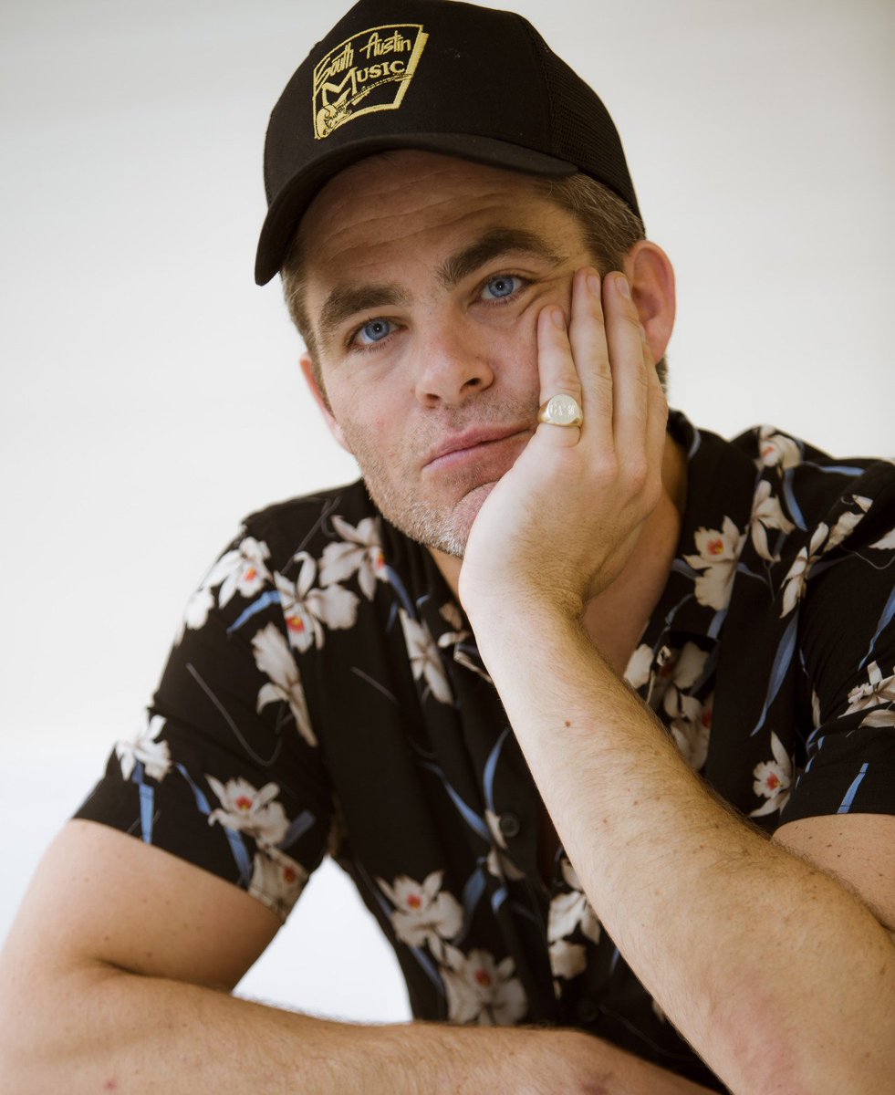 ChrisPine Pic&Gif tweet media