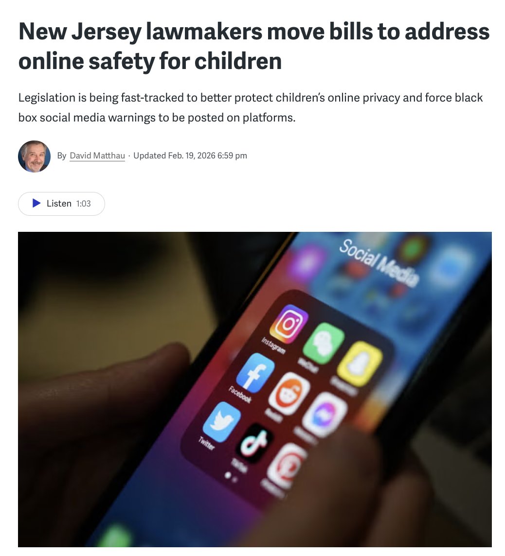 Design It For Us tweet media