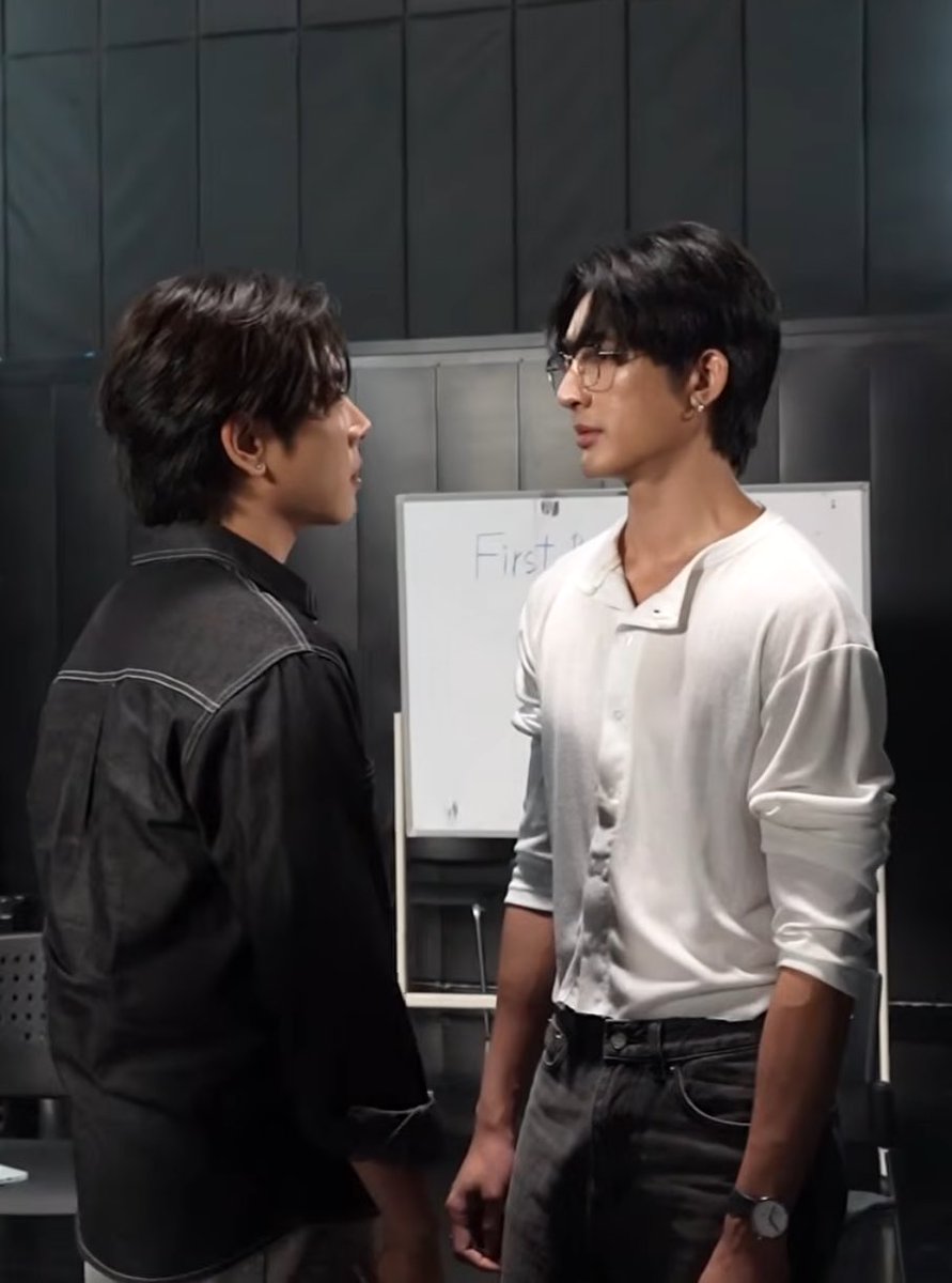 มันต้องมีบ้างแหละที่น้องดีนทะเลาะกับพี่แจ็คอยู่แล้วคิดในใจว่า แม่งหล่อว่ะโกรธไม่ลง

#OnlyFriendsDreamOnSpecial