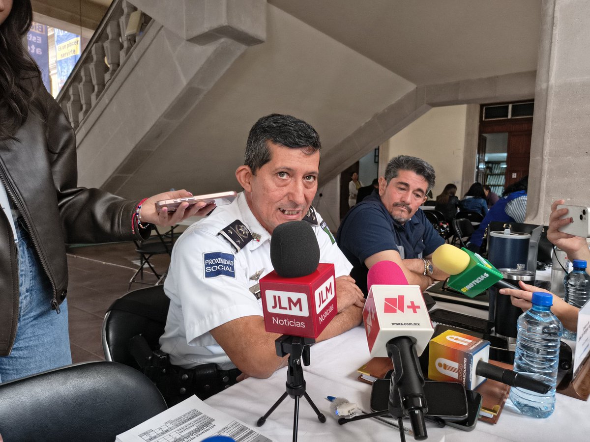 ASEGURAN QUE NO HAY PRIVILEGIOS PARA POLÍTICOS, INFLUENCERS Y DEMÁS ANTE INFRACCIONES VIALES

Información extendida aquí: elojodeaguascalientes.com/2026/02/asegur…

#Aguascalientes #Noticias