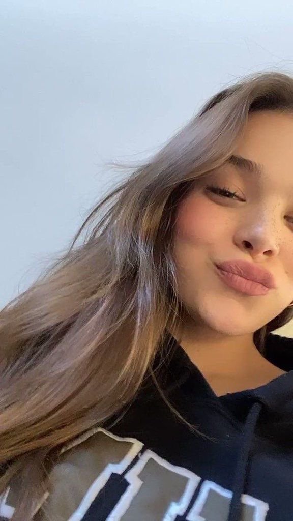 haizwatson's tweet photo. Good morning everyone happy Friday https://t.co/5IV8pGKAgq