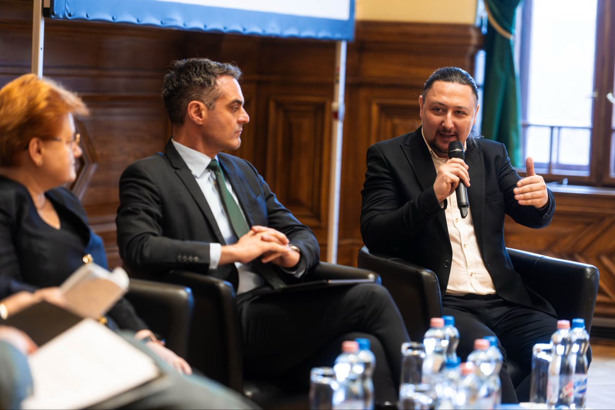 uni_nke's tweet image. 🇺🇦💬 The war in Ukraine is no longer a temporary crisis it’s a structural challenge for Europe 🌍

At Ludovika University, experts examined the real costs of prolonged conflict: 📈 inflation, ⚡ energy insecurity, 💸 rising debt, 👥 labor pressures.

#LUPS #Economics #Geopolitics