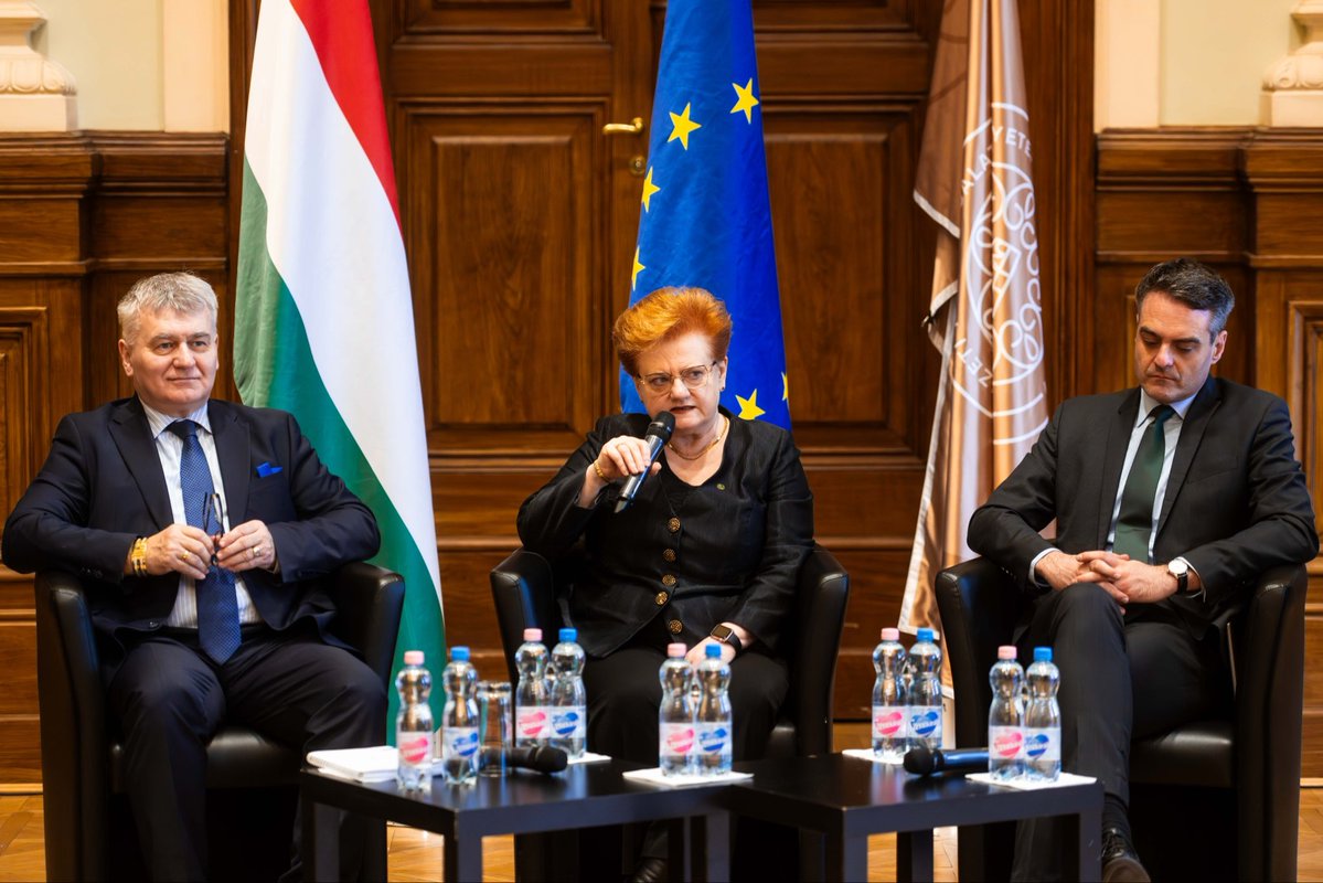 uni_nke's tweet image. 🇺🇦💬 The war in Ukraine is no longer a temporary crisis it’s a structural challenge for Europe 🌍

At Ludovika University, experts examined the real costs of prolonged conflict: 📈 inflation, ⚡ energy insecurity, 💸 rising debt, 👥 labor pressures.

#LUPS #Economics #Geopolitics