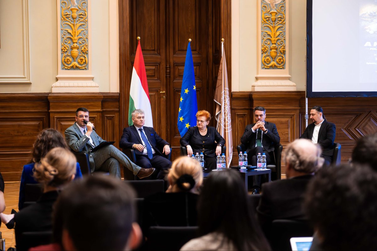 uni_nke's tweet image. 🇺🇦💬 The war in Ukraine is no longer a temporary crisis it’s a structural challenge for Europe 🌍

At Ludovika University, experts examined the real costs of prolonged conflict: 📈 inflation, ⚡ energy insecurity, 💸 rising debt, 👥 labor pressures.

#LUPS #Economics #Geopolitics