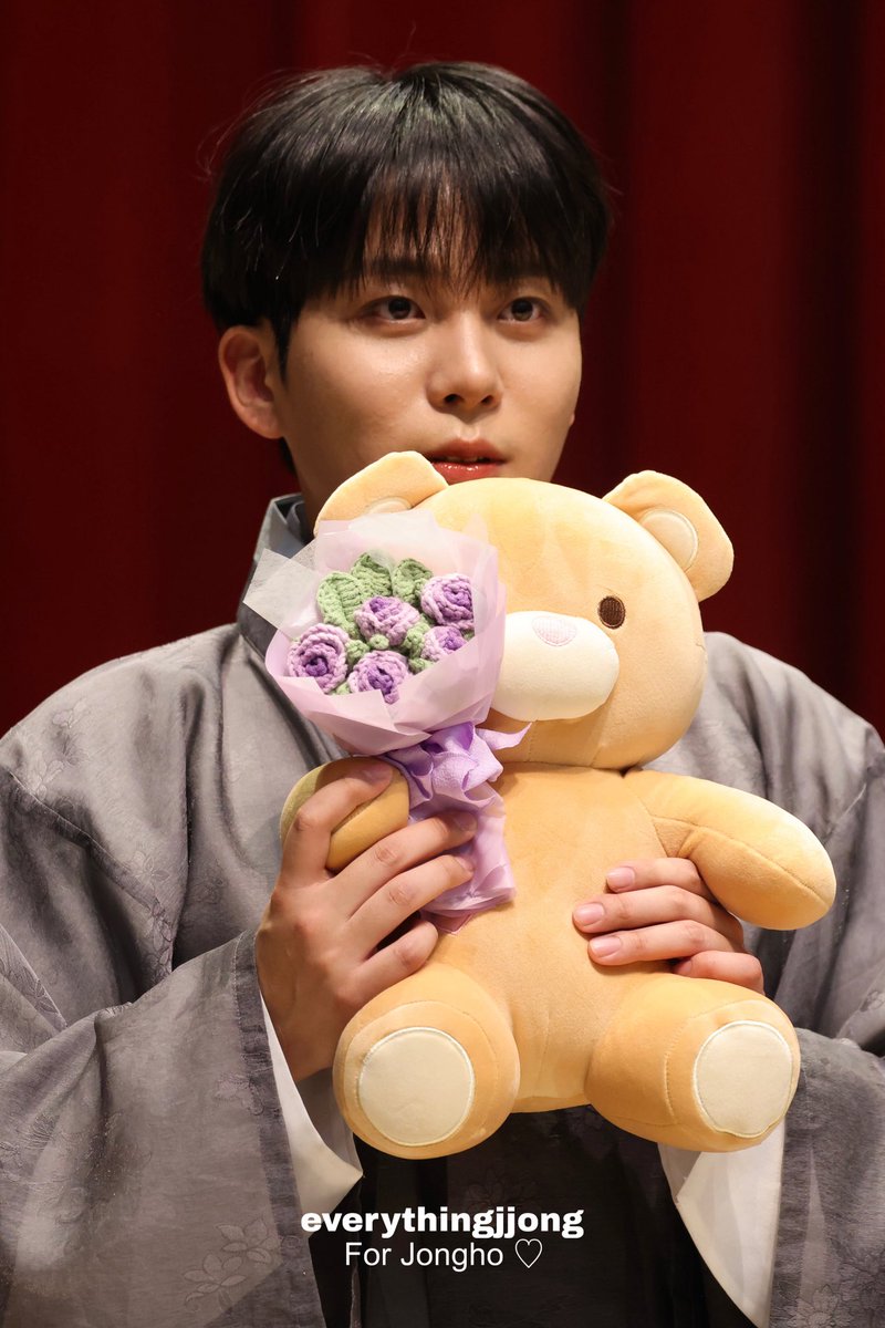 everythingjjong's tweet photo. 260219 Makestar 팬싸

🧸💐

#ATEEZ #에이티즈 #Jongho #종호 #최종호 https://t.co/nSdCzNzjkj