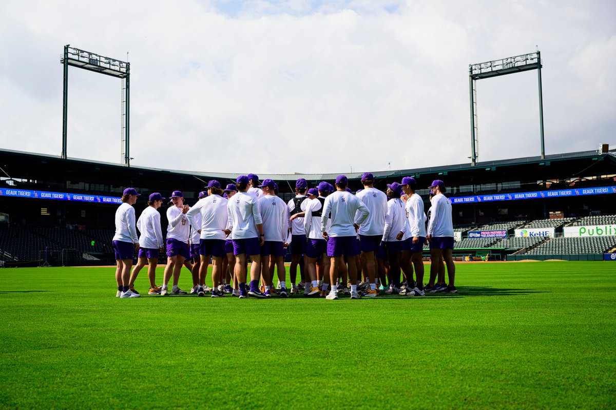 LSUbaseball's tweet photo. Game Day In Jacksonville

🆚 Indiana
📍VyStar Ballpark 
⏰ 1:00 p.m. CT
📊 https://t.co/Oixb5FxQ9K
📻 98.1 FM (https://t.co/qYZonUABcY)
📺 D1 Baseball (https://t.co/IcN5d6guT9)
🎟️ https://t.co/d5kayNshcq https://t.co/nYR0Ut968J