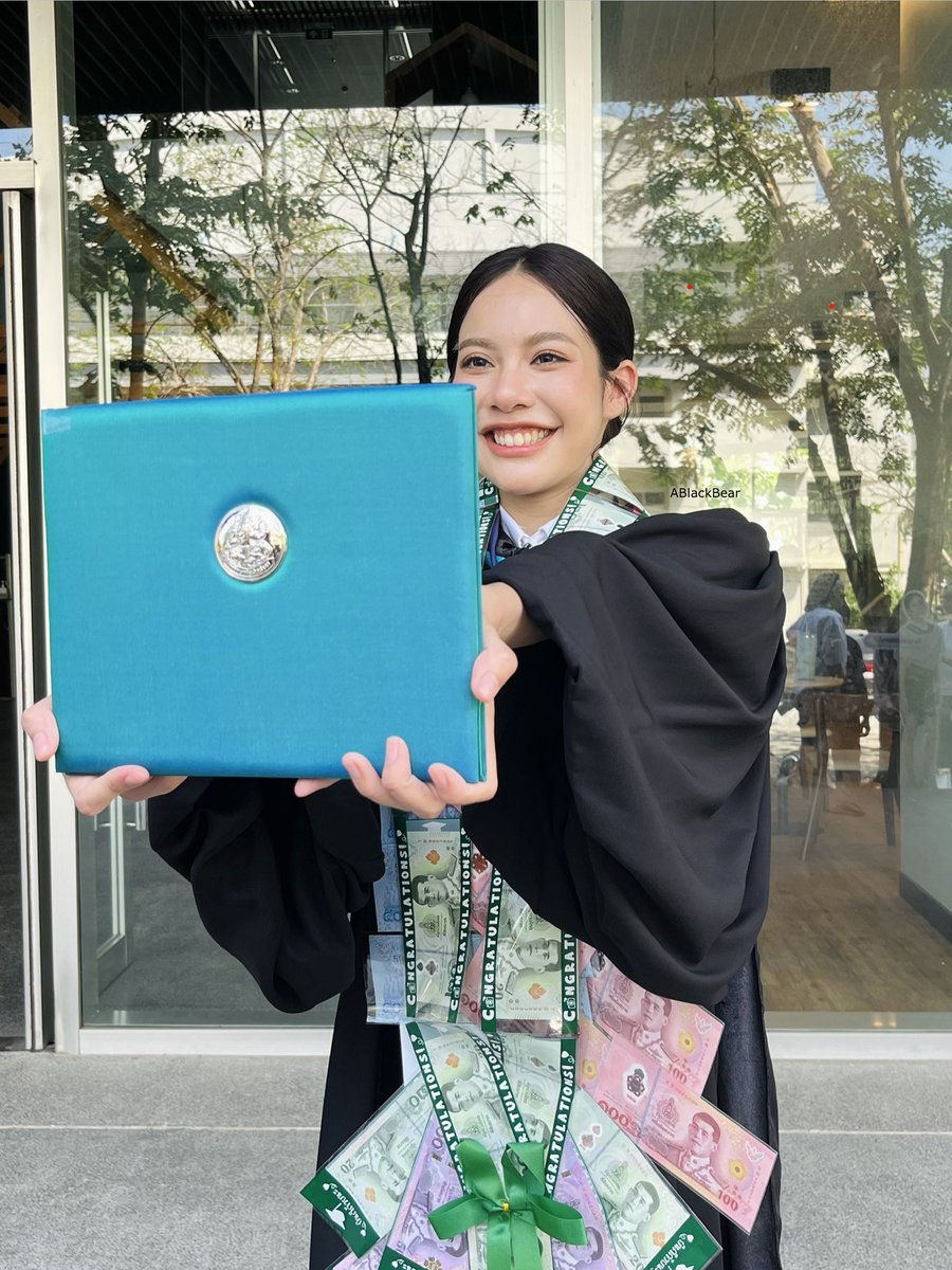 Ablack Bear tweet media