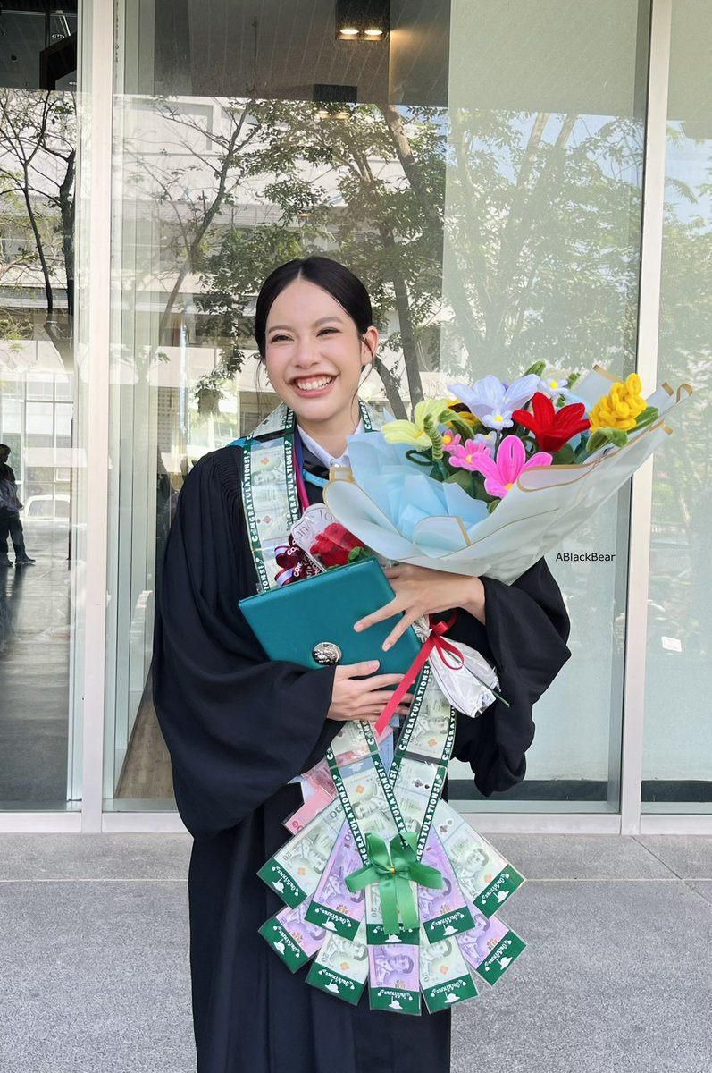 Ablack Bear tweet media