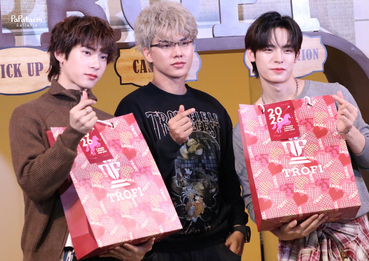 เอ็นดูอ่ะ รอดูพี่เค้าทำท่าก่อน แล้วค่อยทำตาม 
TROFI2026 x TeeteePor
#TROFIHVLxTeeteePor