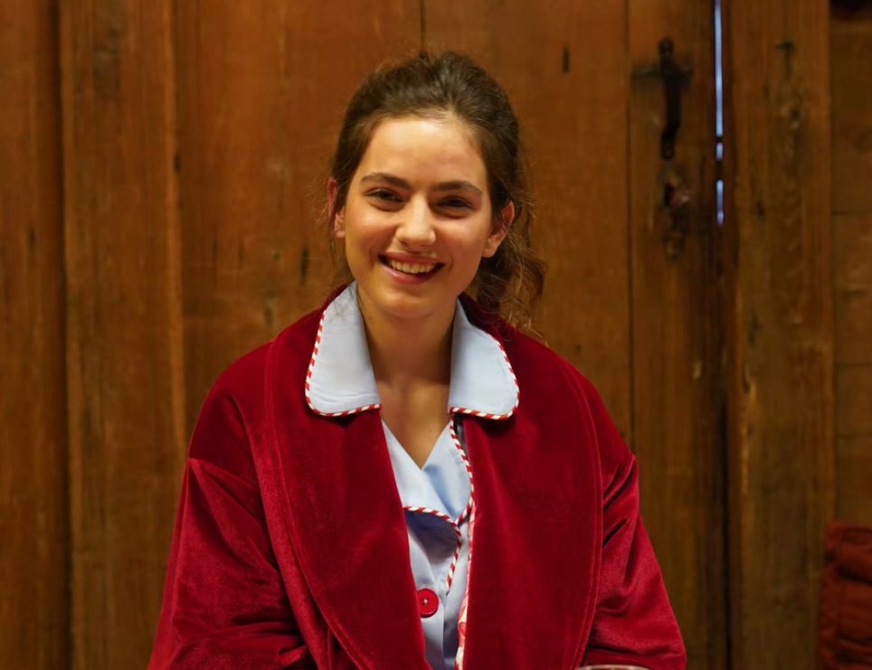 Eleni büyümüş Bornoz ve saçlar değişmiş🐰  #tasaçakbudeniz #AvaYaman