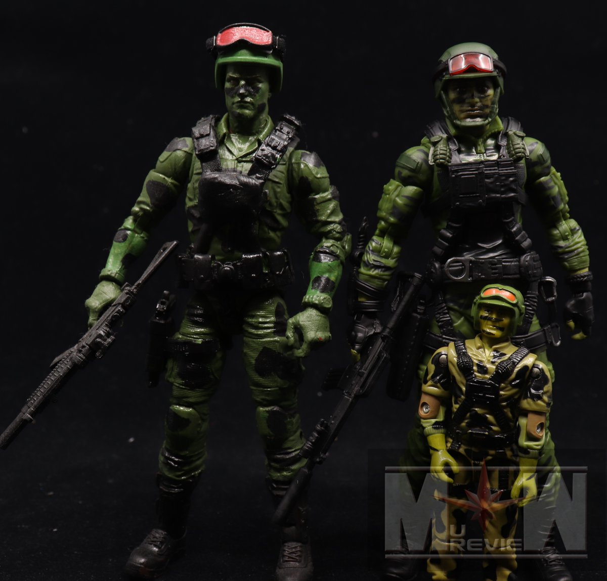 MUReview tweet media