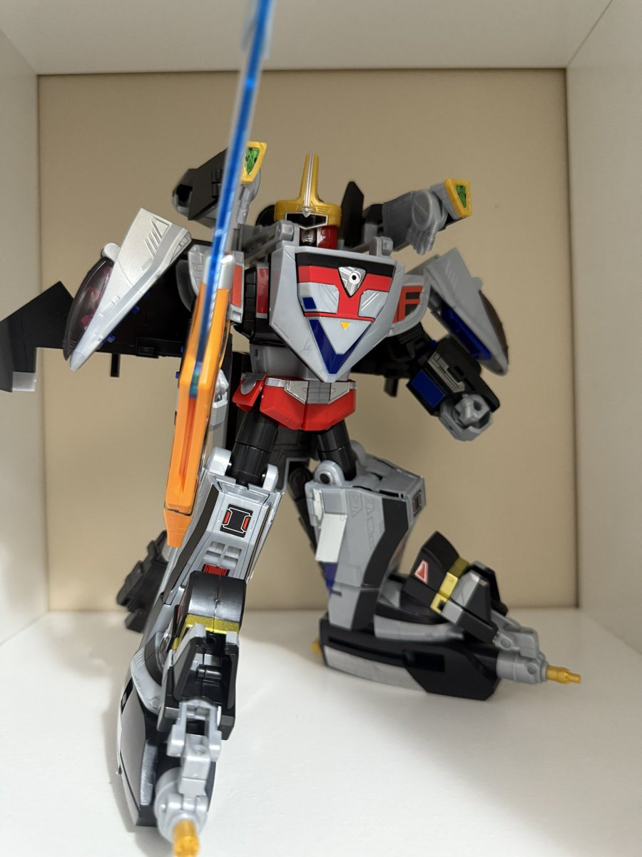 Tonict97186's tweet photo. Presenting the 2nd SMP in the TimeRanger line is the Time Shadow with side by side the Time Robo and both combined into Time Robo Shadow Beta and Alpha

#SMP #SUPERSENTAI #TimeRanger https://t.co/qzGDF4tZc3