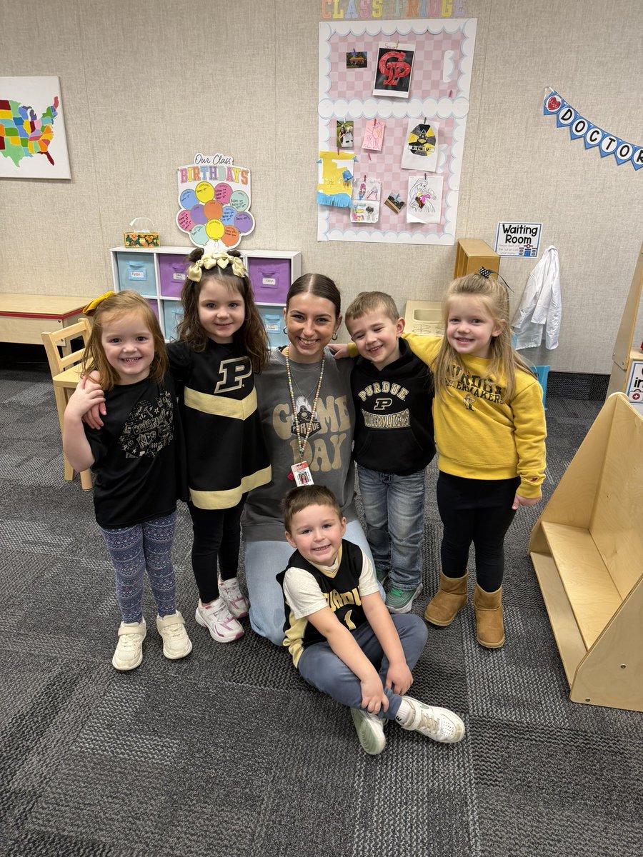 CPGophersPreK's tweet photo. We have Purdue fans in our class! 🖤💛 Boiler up!! https://t.co/LXdqOB0ku2