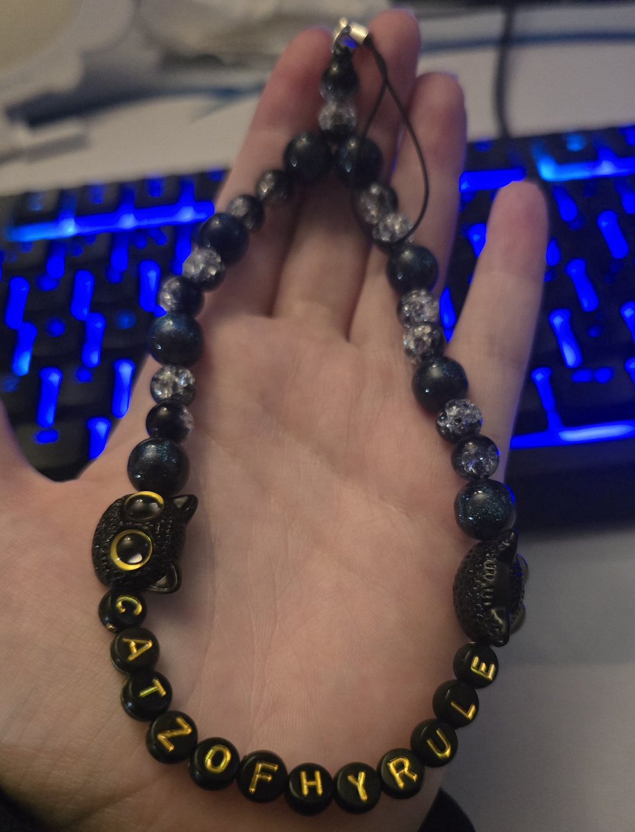 Made another phone charm for a friend. I think this is my best one yet!

Mental hospital activities becoming ongoing creative hobbies is pretty pog actually