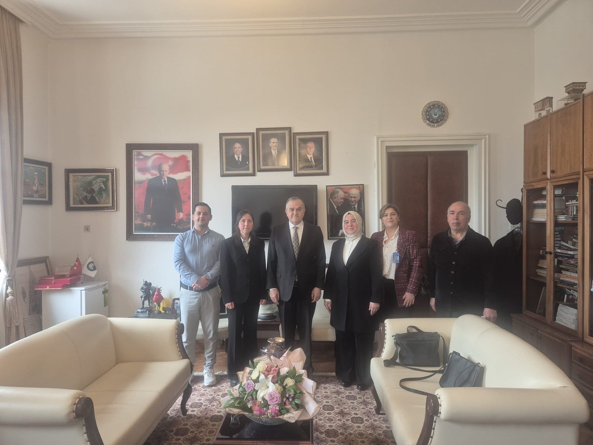 idilbeldek_'s tweet image. Atama bekleyen öğretmenler, Milliyetçi Hareket Partisi Grupbaşkanvekili @erkanakcay45 ile görüşme gerçekleştirdi

#SONDAKİKA