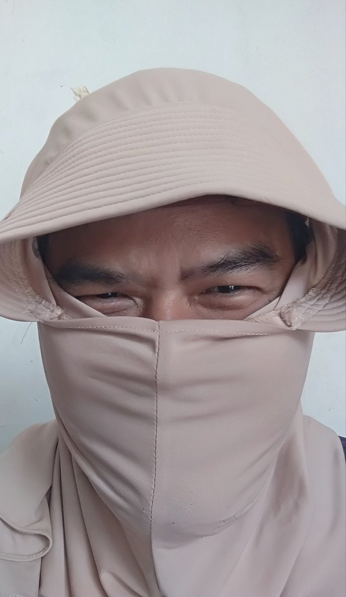 It's a daybreak with #Mak_Xarung looking out #MissterDingDong ;o) and listen #ID_LR ~ #ID_LT | #WD_LR ~ #WD_LT 

#BNFC_Talent