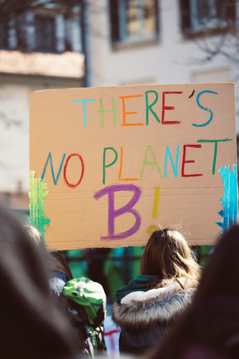 WeDontHaveTime's tweet photo. World Day of Social Justice! 🤝
A sustainable future must be fair. Decarbonization and social justice must go hand in hand to protect everyone in society, because there is no planet B. 🌍
Let’s prioritize people & planet! 💚🚀
#WorldDayOfSocialJustice #WDHT https://t.co/4UuulbxLSw