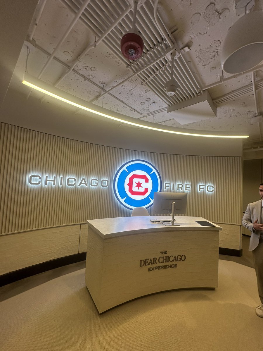 colincsalao's tweet image. As the Bears to Indiana gains steam, the Chicago Fire, another Soldier Field tenant, unveiled an Experience Center for its $750M stadium opening 2028 in the South Loop.

The center (inside the Wrigley Building) has samples of suites that will be in the 22,000-seat stadium.