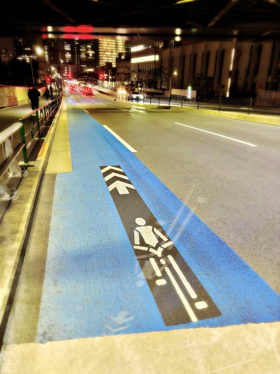 僅かばかりのナイトブルー