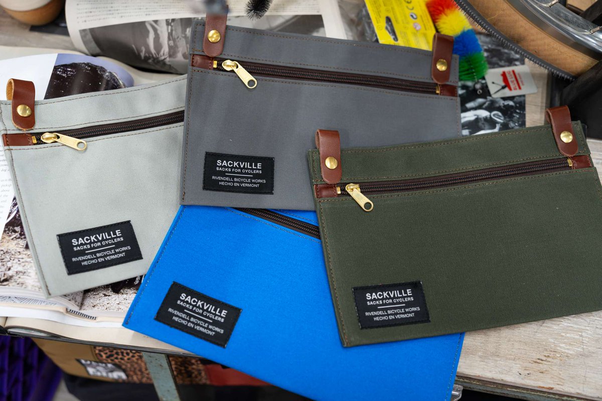 ▷▷Kangaroo Pouch🦘
Rivendellのbag部門、"Sackville" から。シンプルで普遍的だからこそ繰り出される"工夫"の極地。細やかな気配りを通して語られる持ち主の美学は、街中で無意識の憧れを集めるものです👀エブリデイなバスケットとの相性も◎
bluelug.com/blog/kamiuma/r…