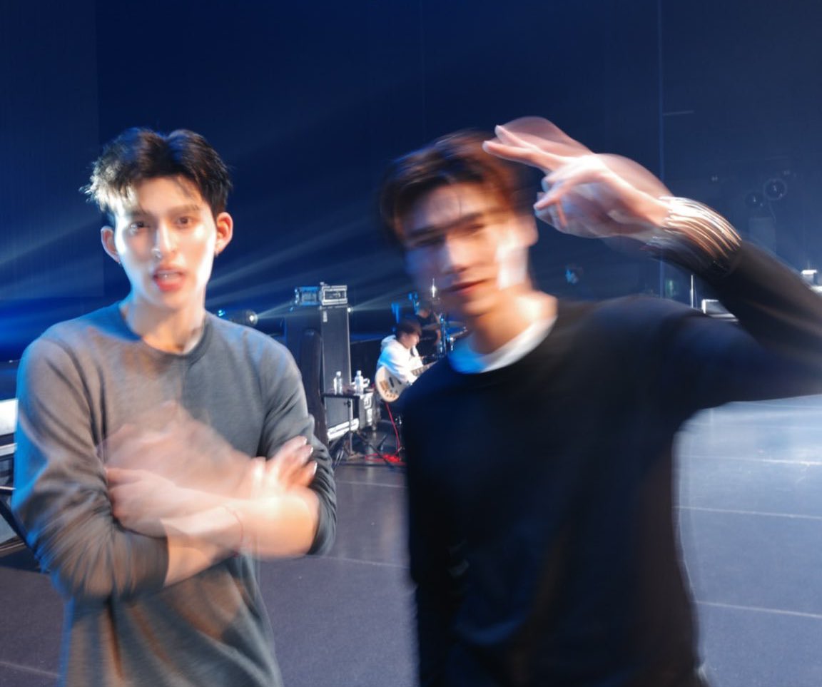 mightyIoki's tweet photo. the blurry pic is so pondphuwin code https://t.co/9qobIOcJmF