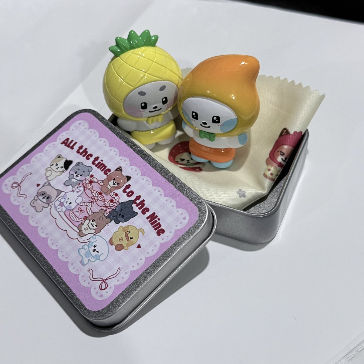 ✨️ 2026 ZEROBASEONE WORLD TOUR [HERE&amp;NOW] ENCORE IN SEOUL

all for <a href="/ZB1_official/">ZEROBASEONE</a> &amp; zeroses 🥀

제로니 Multi Fabric cloth cleaner 🍒
날짜 : 3/13-3/15
인증 : #RT 

#ZEROBASEONE #ZB1 #제로베이스원 
#2026_ZEROBASEONE_WORLDTOUR_HEREANDNOW_ENCORE_IN_SEOUL