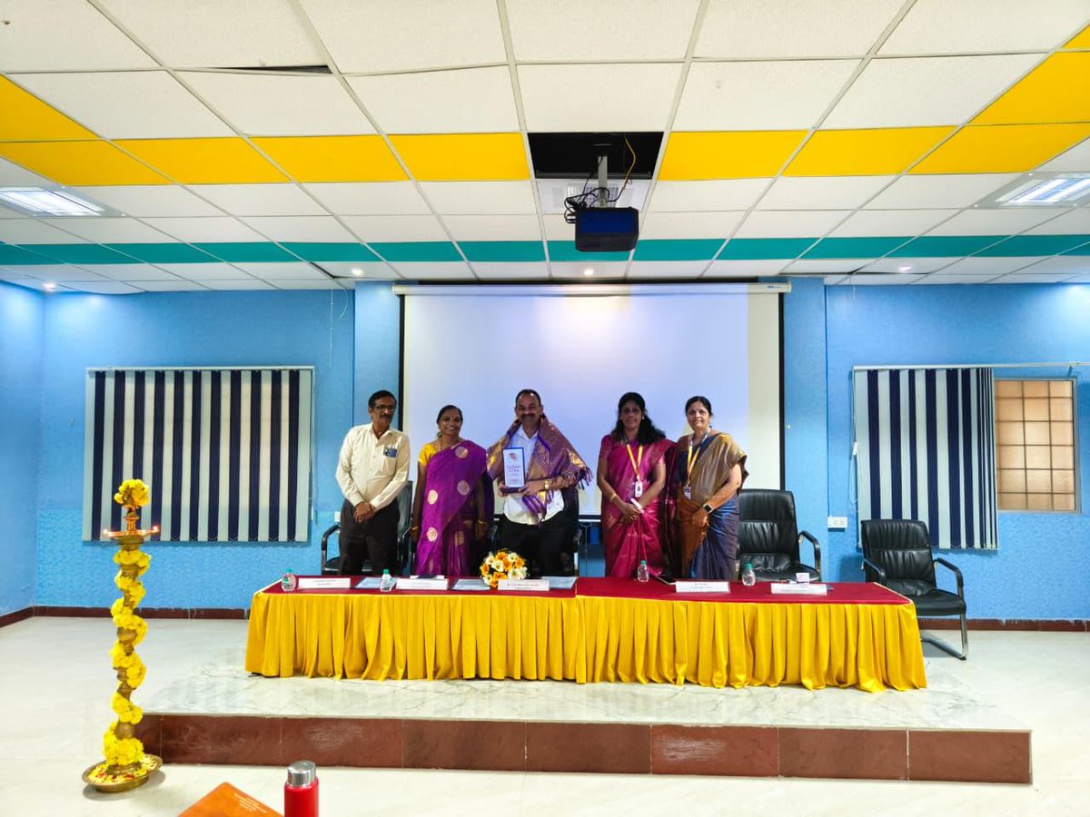 acscebangalore's tweet image. 🎓 #ACSCE hosted a #FacultyDevelopmentProgram on “Outcome Based Education &amp;amp; Effective Classroom Teaching” on 14 Feb 2026 📚 Faculty explored OBE frameworks, smart assessments &amp;amp; impactful teaching methods to enhance quality learning 🚀
#OutcomeBasedEducation #AcademicExcellence