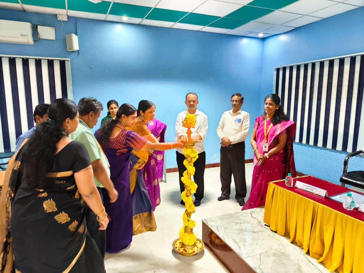 acscebangalore's tweet image. 🎓 #ACSCE hosted a #FacultyDevelopmentProgram on “Outcome Based Education &amp;amp; Effective Classroom Teaching” on 14 Feb 2026 📚 Faculty explored OBE frameworks, smart assessments &amp;amp; impactful teaching methods to enhance quality learning 🚀
#OutcomeBasedEducation #AcademicExcellence