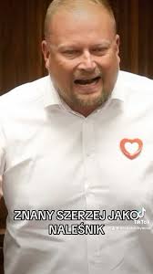 Muszę to napisać...
To jest nie do uwierzenia ludzie.Taki tępy hejter Zembaczyński, Miszalski z gwiazdkami j**** ***, Rutnicki z wymamlaną flagą Polski; zobaczcie, kto nami dziś rządzi...ta nieszczęsna lista jest długa.
Ryczą,plują jadem, ordynarnie kłamią  i są przy tym