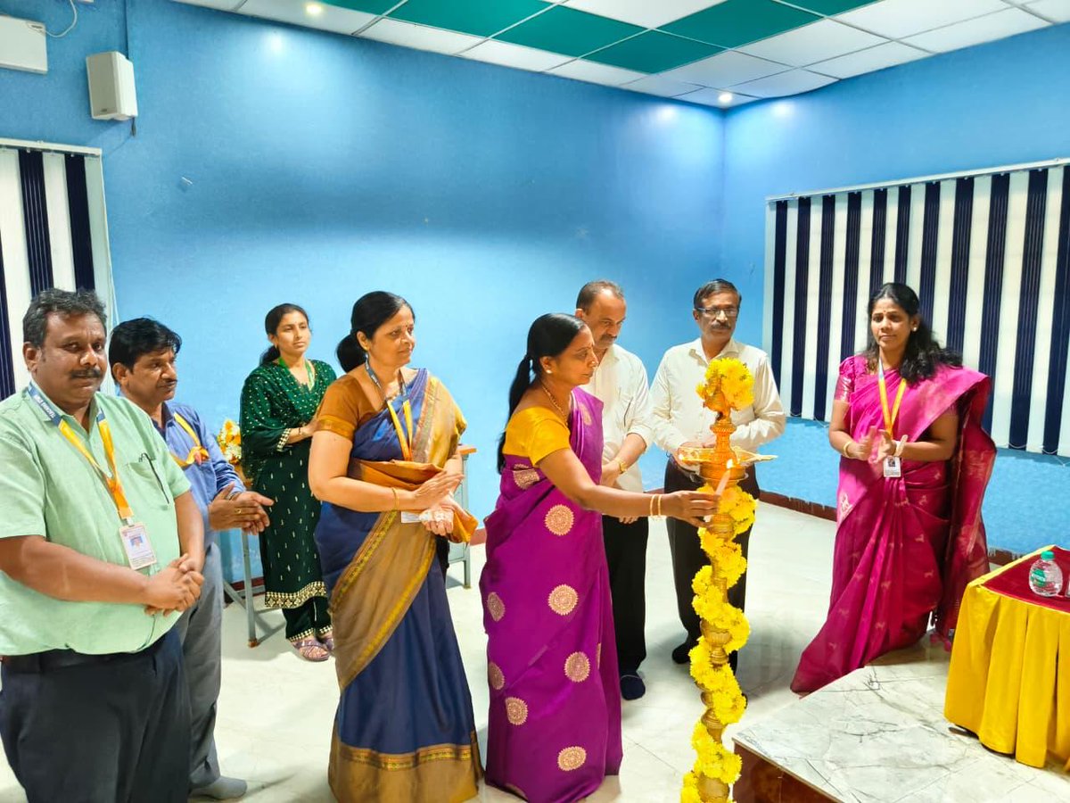 acscebangalore's tweet image. 🎓 #ACSCE hosted a #FacultyDevelopmentProgram on “Outcome Based Education &amp;amp; Effective Classroom Teaching” on 14 Feb 2026 📚 Faculty explored OBE frameworks, smart assessments &amp;amp; impactful teaching methods to enhance quality learning 🚀
#OutcomeBasedEducation #AcademicExcellence