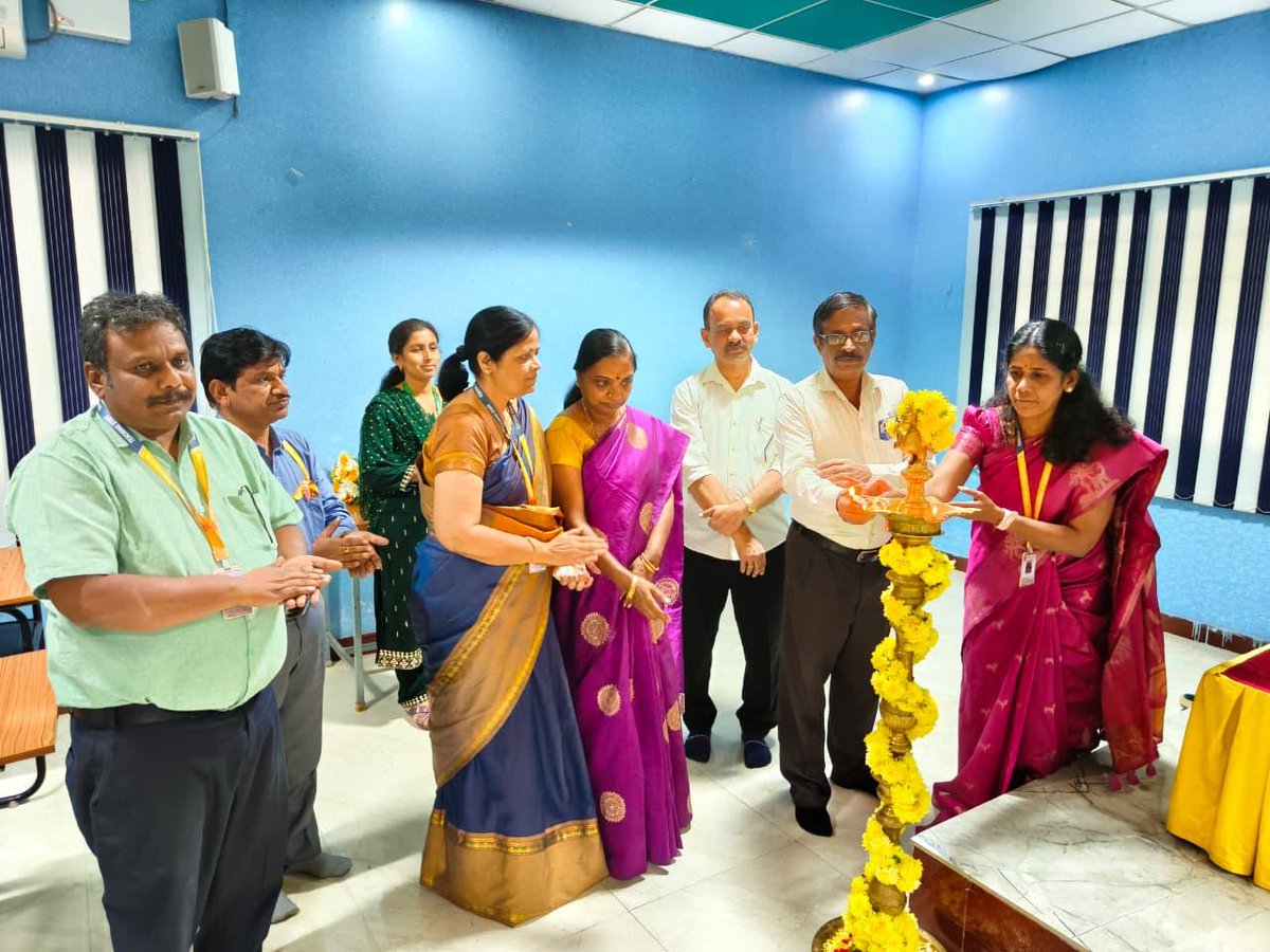 acscebangalore's tweet image. 🎓 #ACSCE hosted a #FacultyDevelopmentProgram on “Outcome Based Education &amp;amp; Effective Classroom Teaching” on 14 Feb 2026 📚 Faculty explored OBE frameworks, smart assessments &amp;amp; impactful teaching methods to enhance quality learning 🚀
#OutcomeBasedEducation #AcademicExcellence