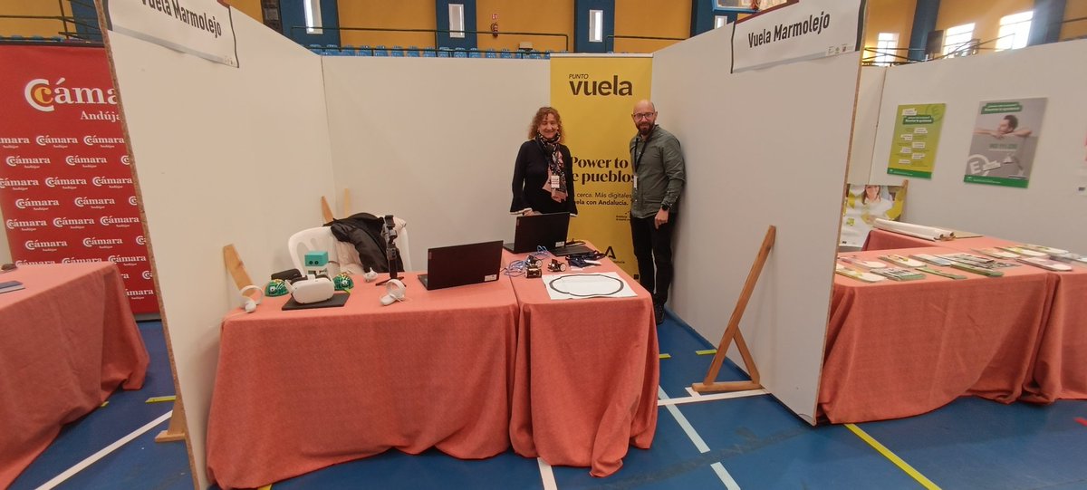 VuelaMarmolejo's tweet photo. @PuntosVuela @InmaSoriaGarcia #salonestudiantemarmolejo #marmolejo https://t.co/FZHGlHtdB0