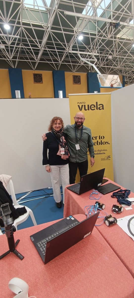 VuelaMarmolejo's tweet photo. @PuntosVuela @InmaSoriaGarcia #salonestudiantemarmolejo #marmolejo https://t.co/FZHGlHtdB0