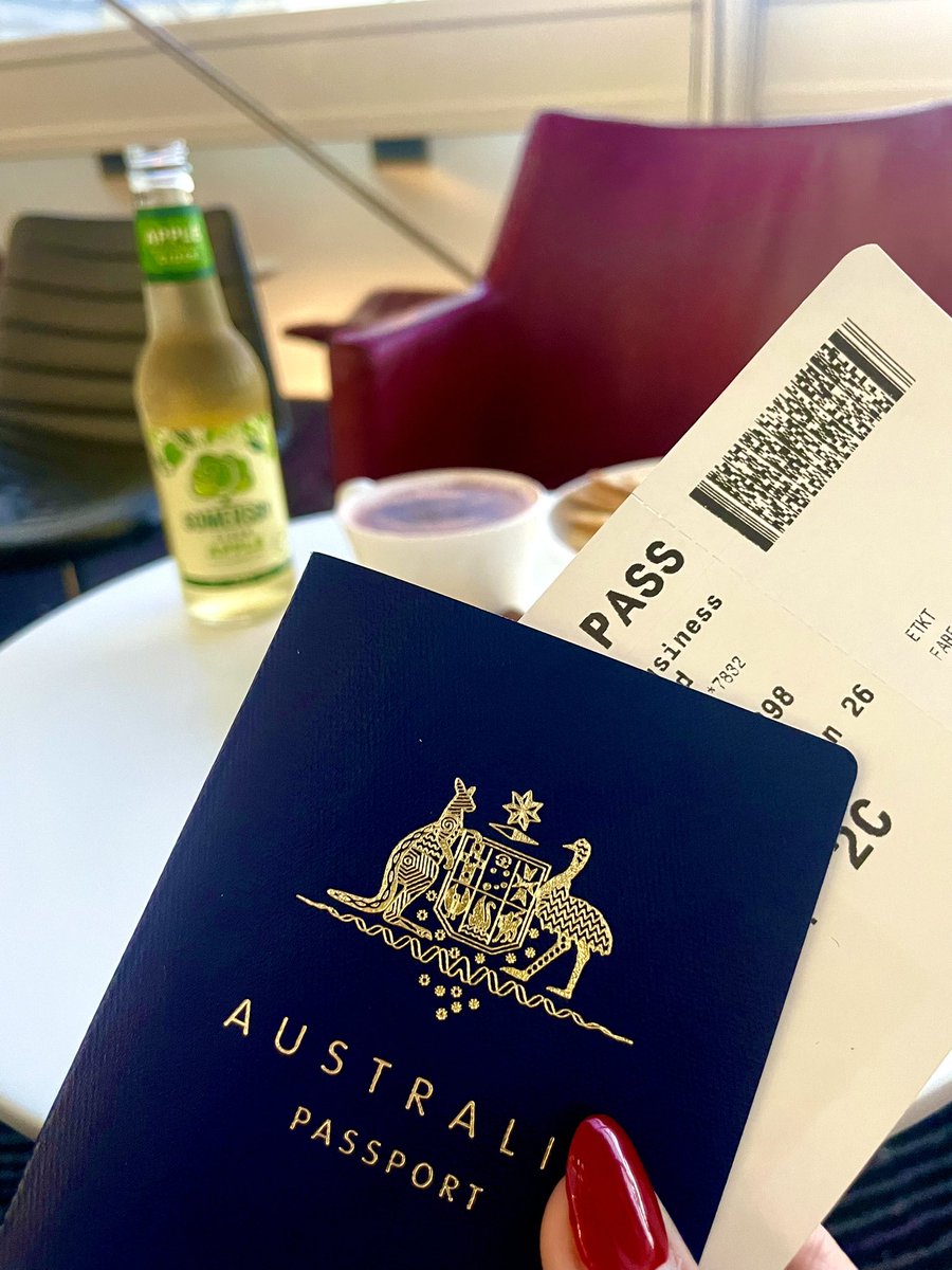 MissLuciStone's tweet photo. Business class suits me🤭 https://t.co/lpJfehxdxn