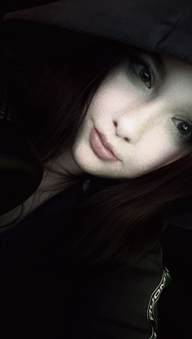 livy 𐙚 tweet media