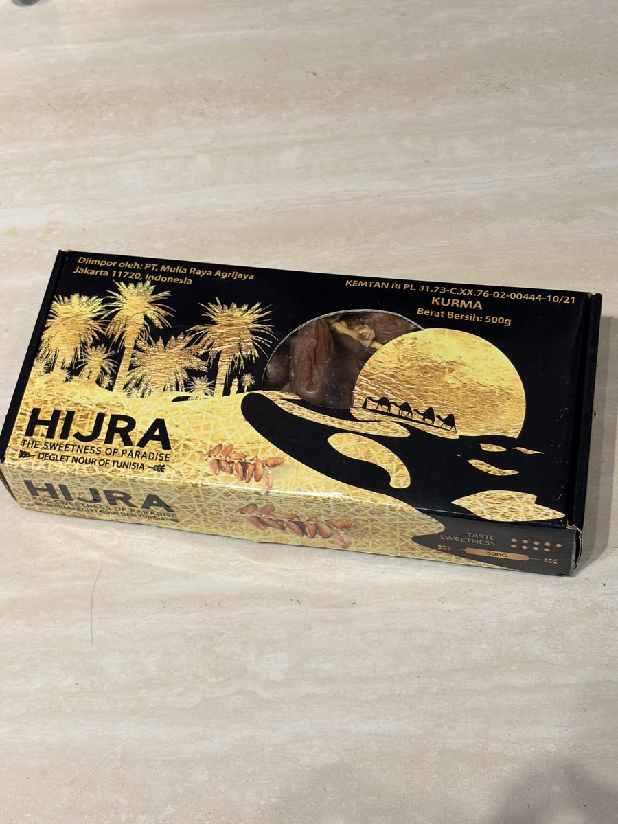 nocturnalcutie's tweet photo. kalau concern dengan kalori &amp; gula, beli kurma tunisia/deglet noor. dari tahun lalu aku beli ini karena liat tweetnya dr tirta kalau dia variant yg paling rendah kalori.

rasanya ngga terlalu manis, ngga lengket &amp; teksturnya ga lembek. enakkk https://t.co/il5CVPUzk6